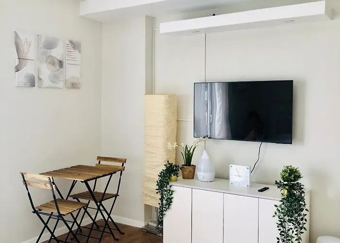 Cozy And Sunny Near To Mactan Cebu International Airport - Amani Grand & Residences